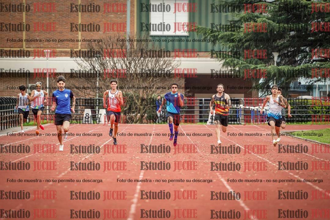 Fotos de los 200 m llanos de varones