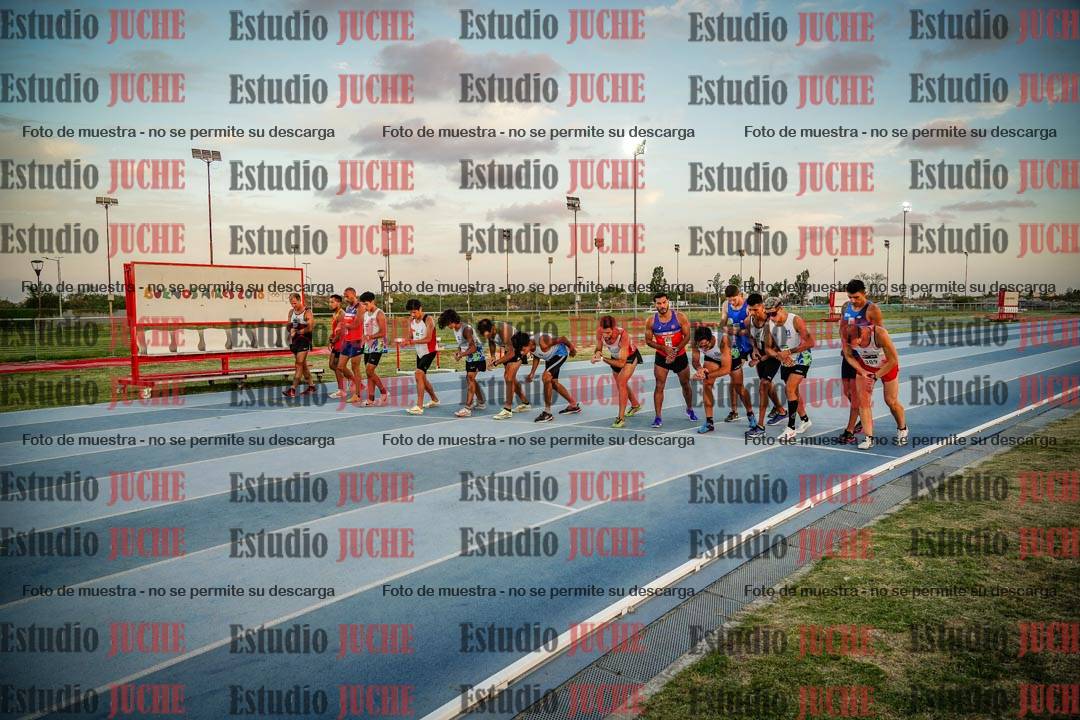 Fotos de los 3000 m llanos de varones