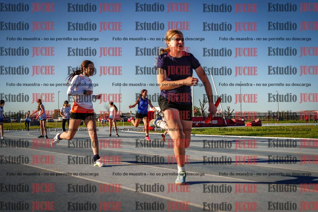 Fotos de las postas 5x80 m de mujeres