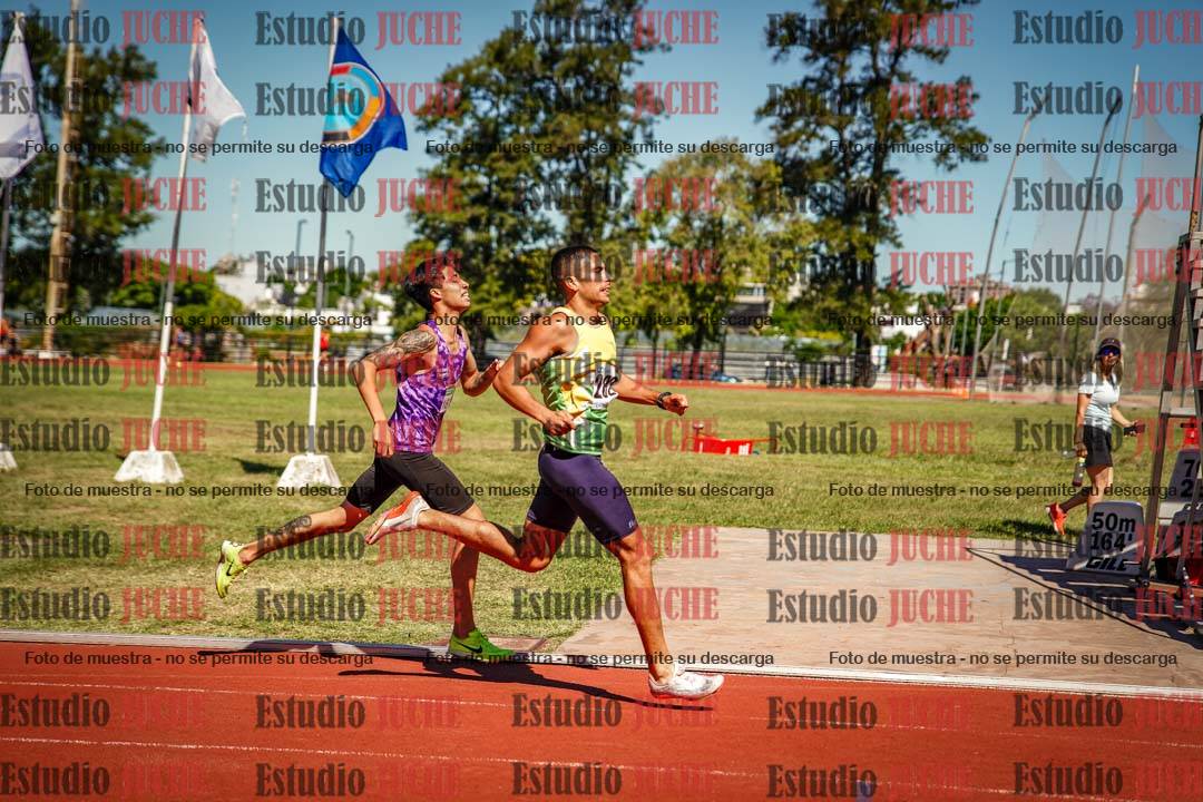 Fotos de los 800 m llanos de varones