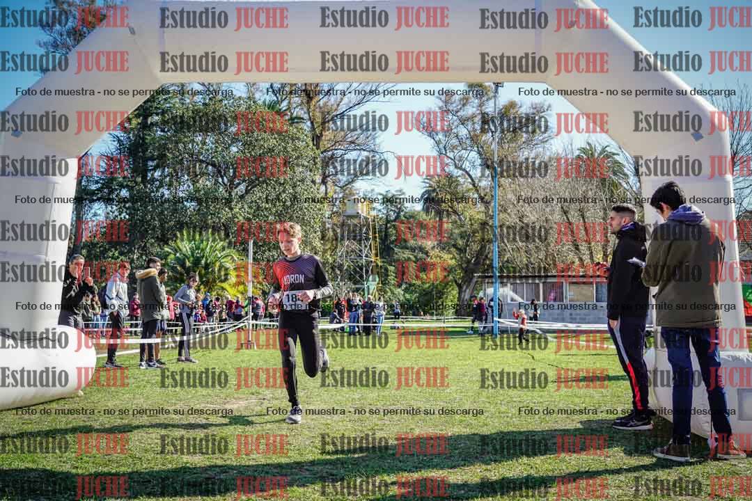 Fotos de la llegada del cross de 2000 m
