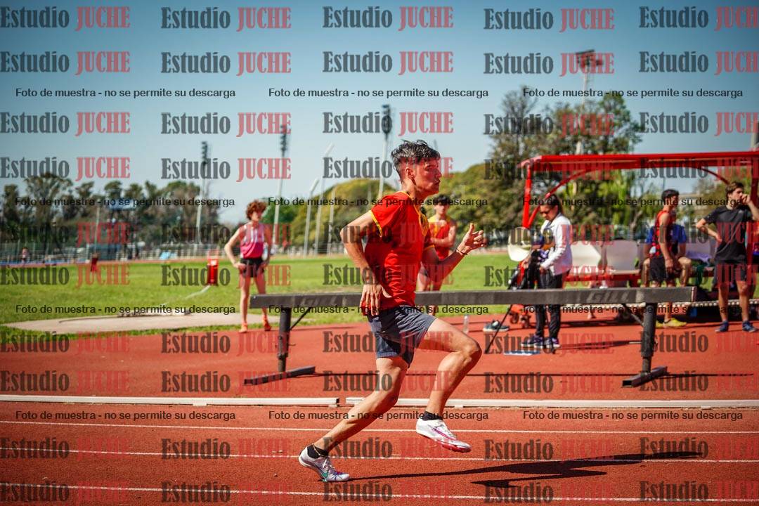 Fotos de los 400 m llanos de varones