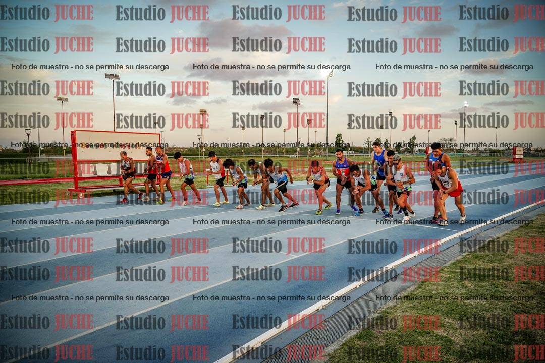 Fotos de los 3000 m llanos de varones