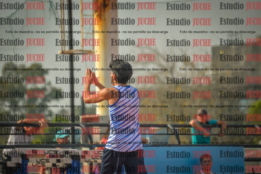 Fotos del salto con garrocha de varones - decatlón 8