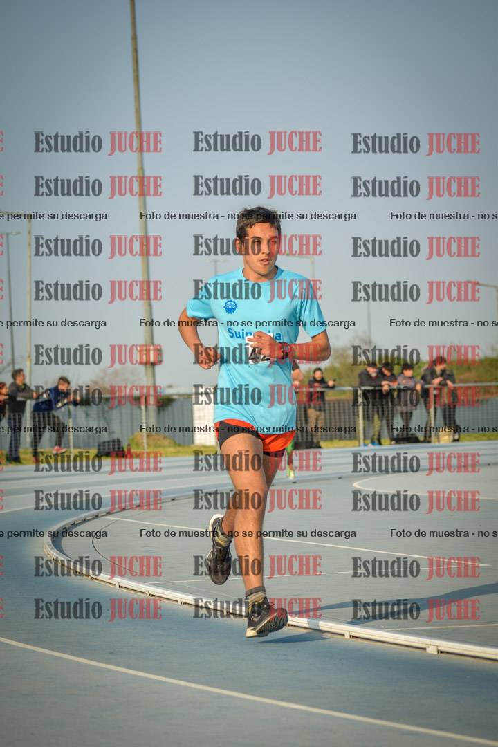 Fotos de los 3000 m llanos de varones