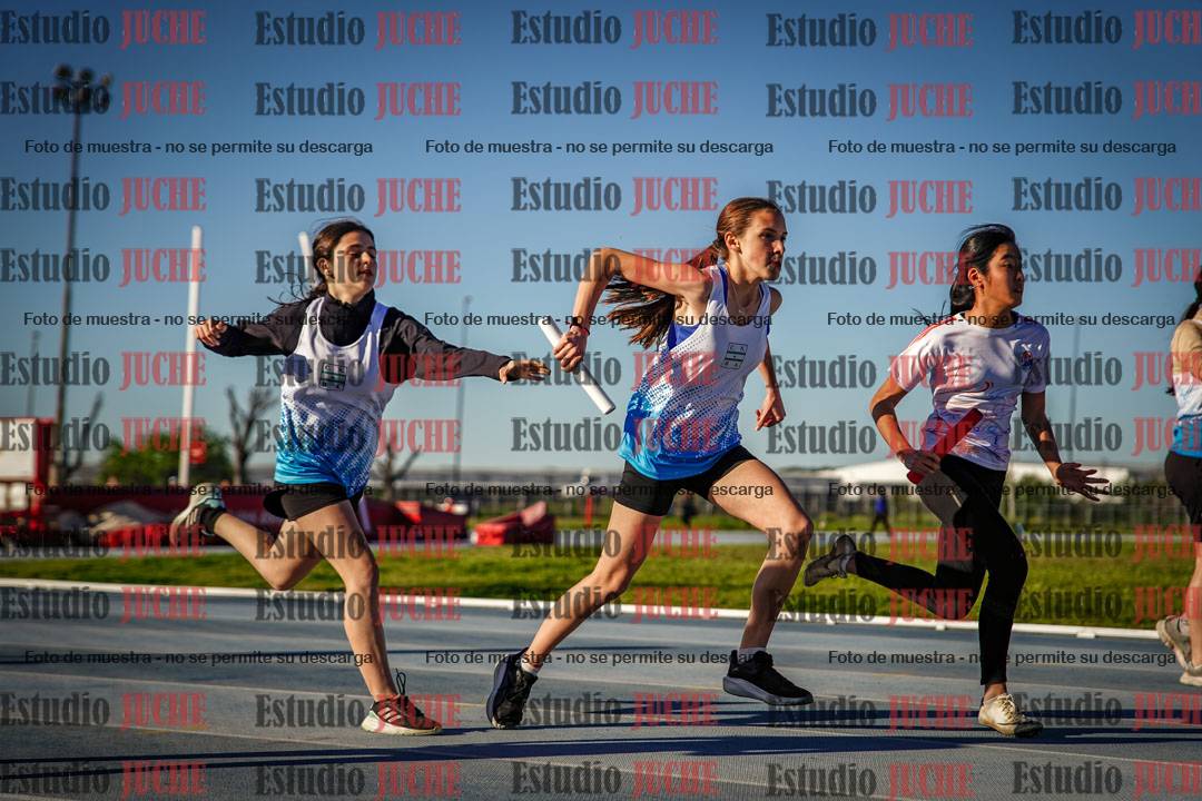 Fotos de las postas 5x80 m de mujeres