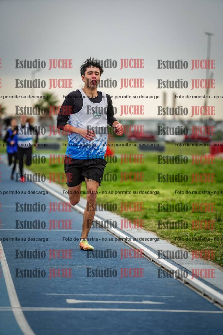 Fotos de los 800 m llanos de varones - heptatlón y hexatlón