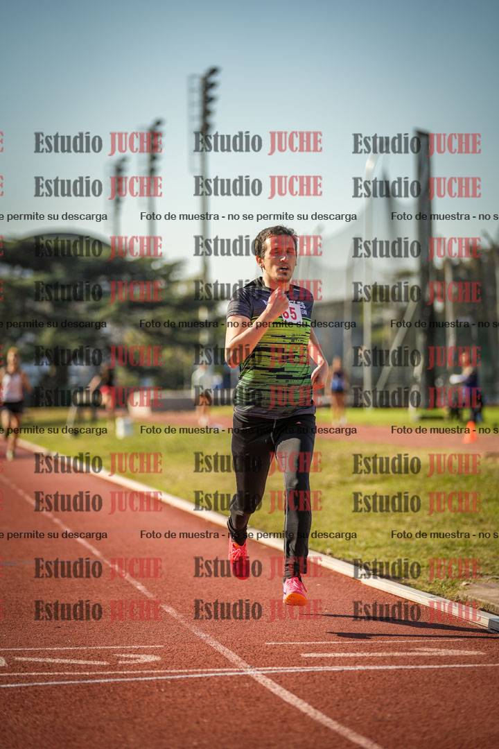 Fotos de los 800 m llanos de varones