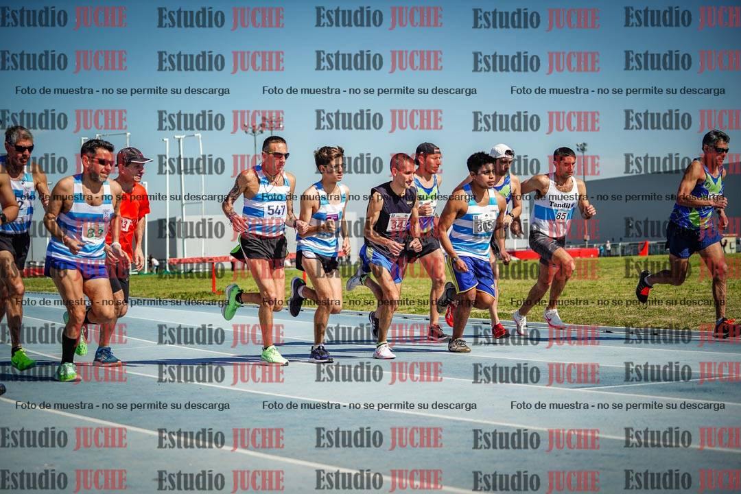 Fotos de los 3000 m llanos de varones
