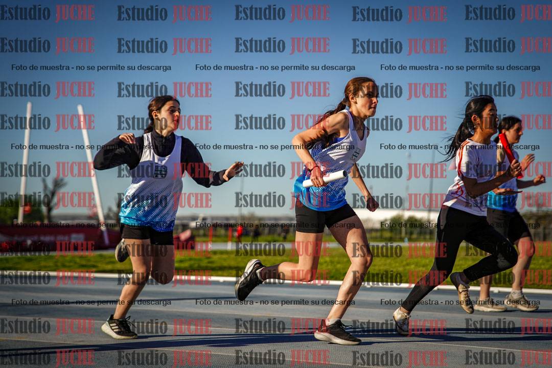Fotos de las postas 5x80 m de mujeres