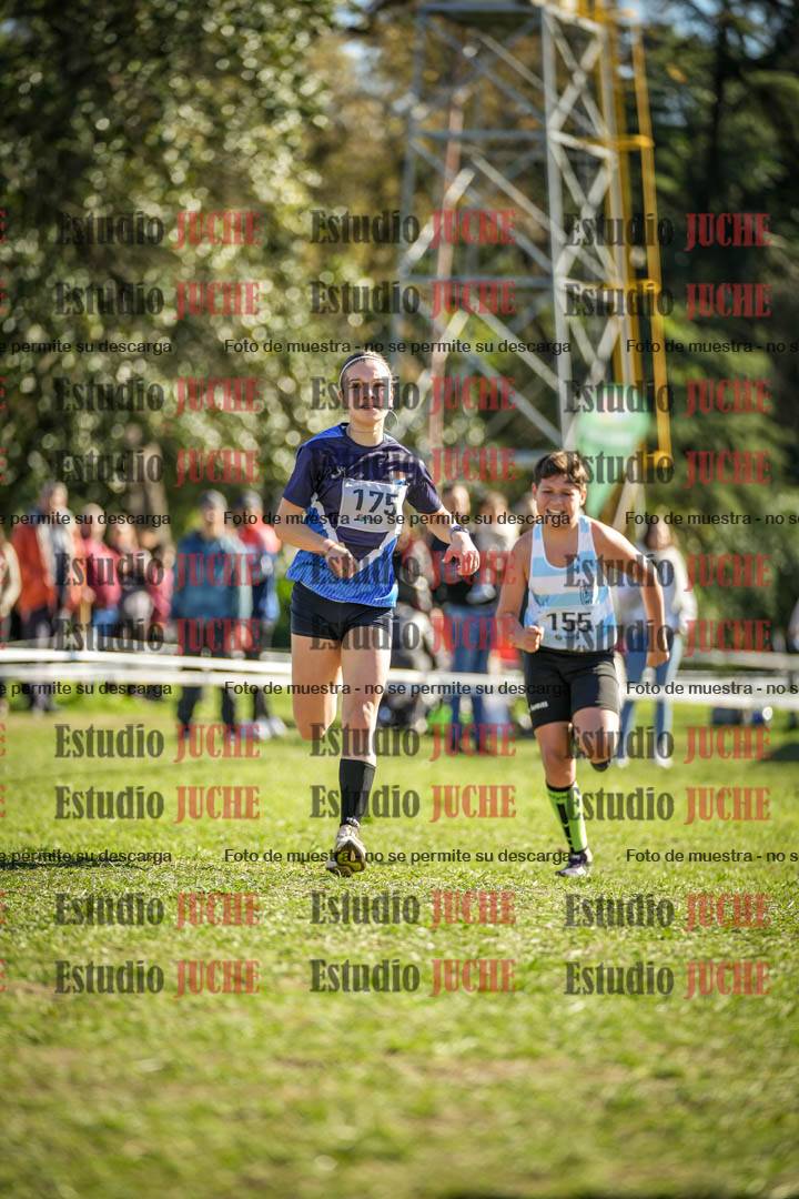 Fotos de la llegada del cross de 2000 m