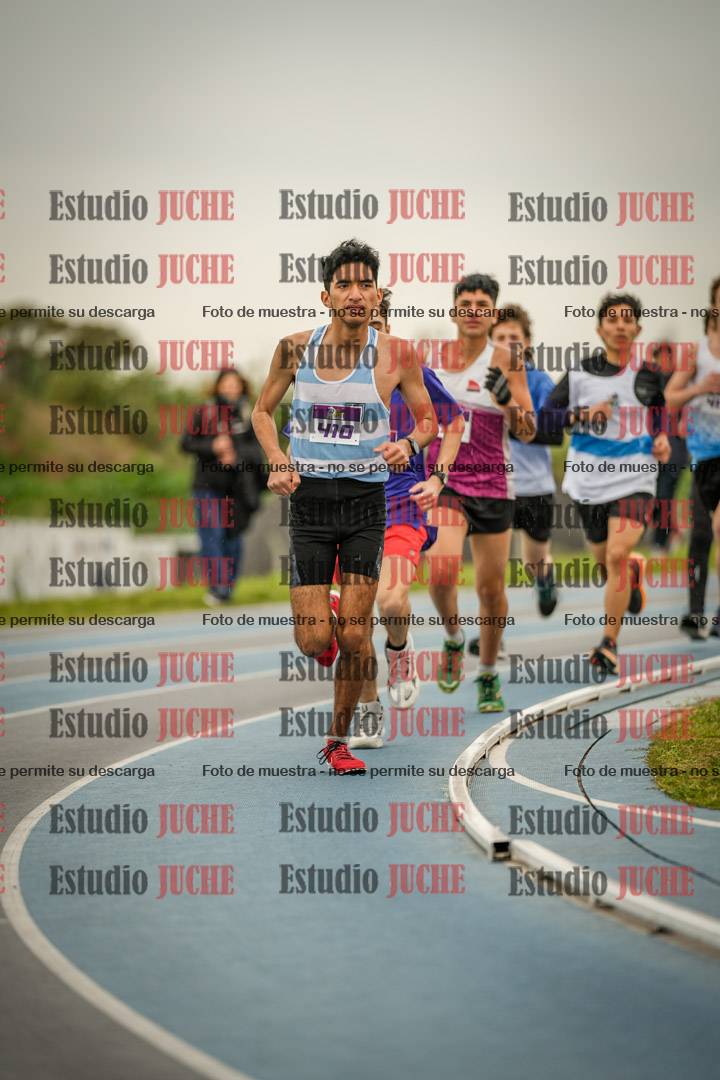 Fotos de los 3000 m llanos de varones - U17 (incluye la marcha atlética)