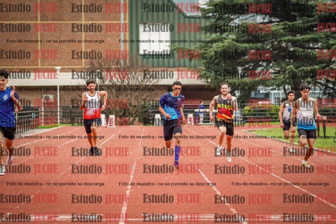 Fotos de los 200 m llanos de varones
