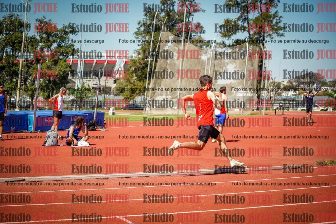 Fotos de los 400 m llanos de varones