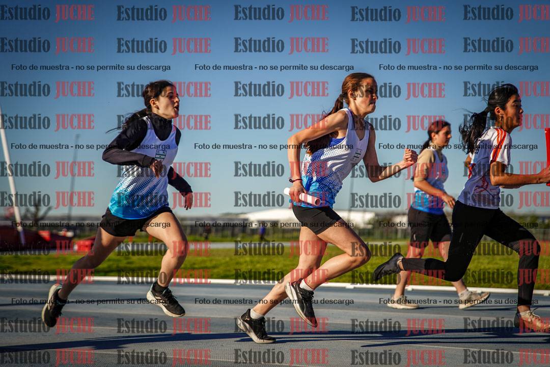 Fotos de las postas 5x80 m de mujeres