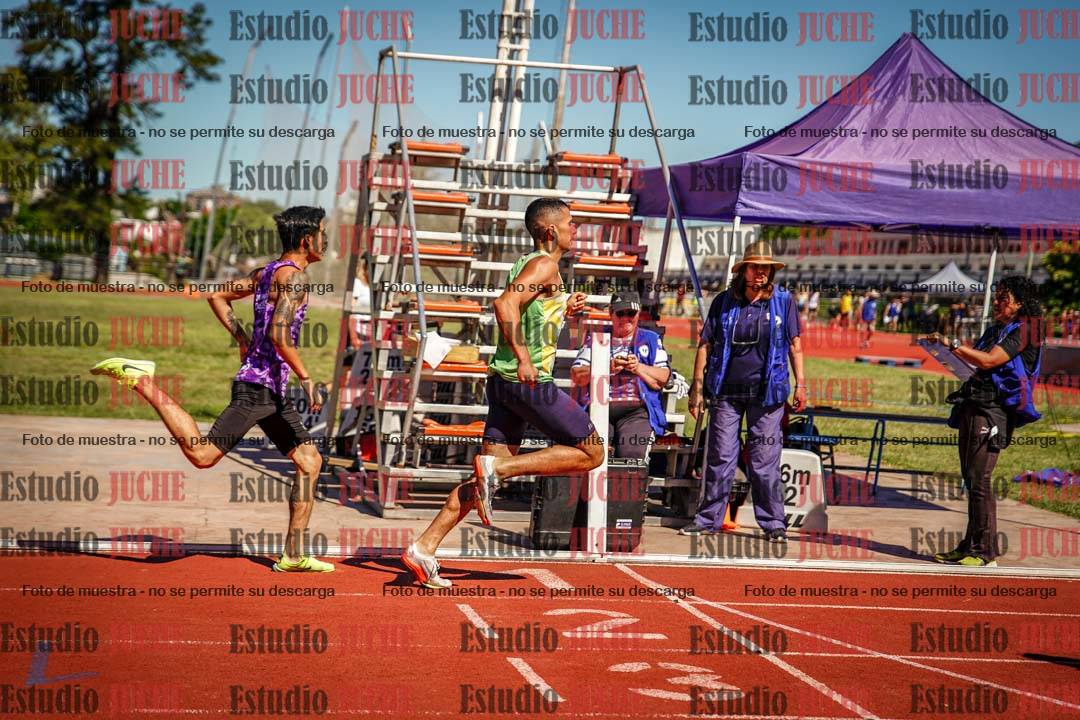Fotos de los 800 m llanos de varones