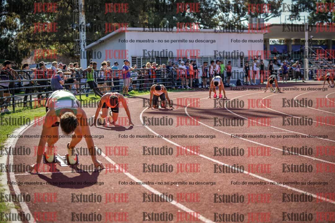 Fotos de los 400 m llanos de varones