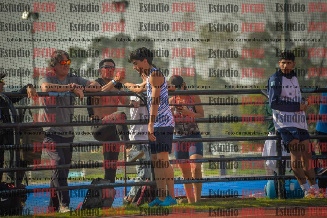 Fotos del salto con garrocha de varones - decatlón 8