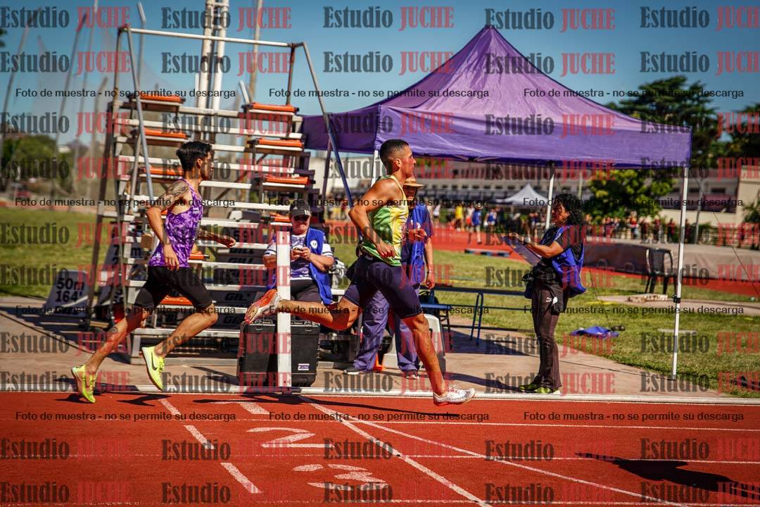 Fotos de los 800 m llanos de varones