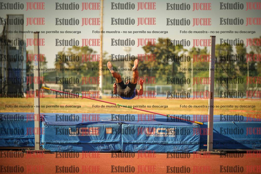 Fotos del salto en alto de varones