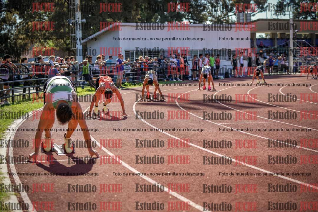 Fotos de los 400 m llanos de varones