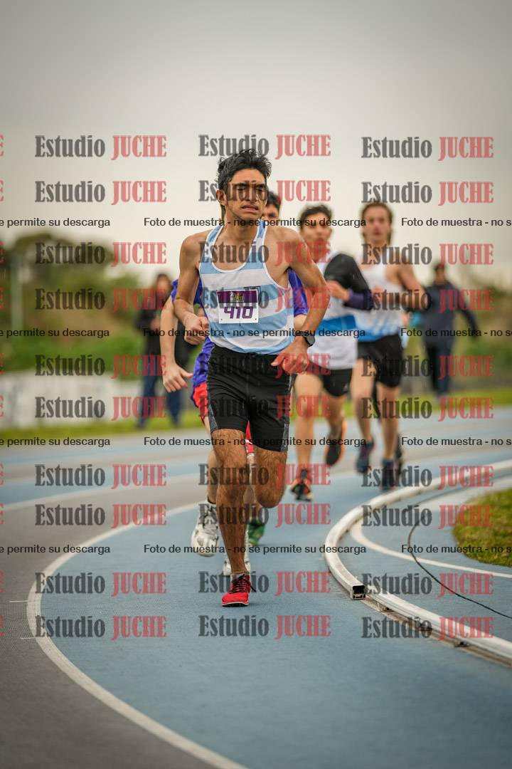 Fotos de los 3000 m llanos de varones - U17 (incluye la marcha atlética)