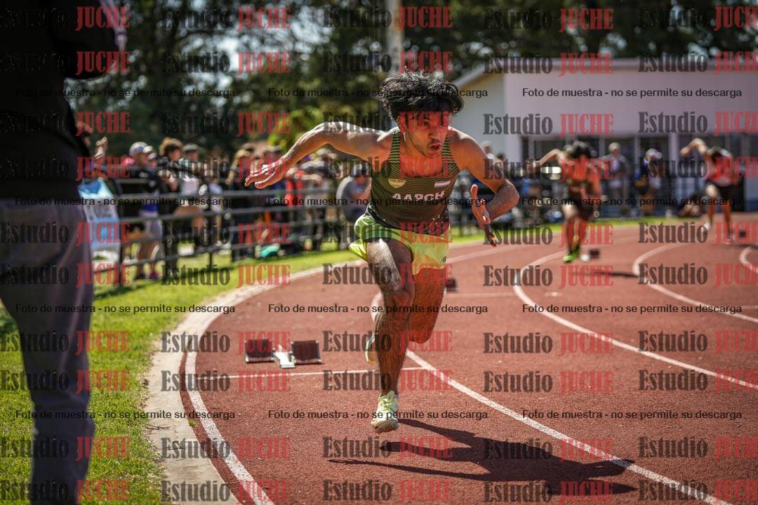 Fotos de los 400 m llanos de varones