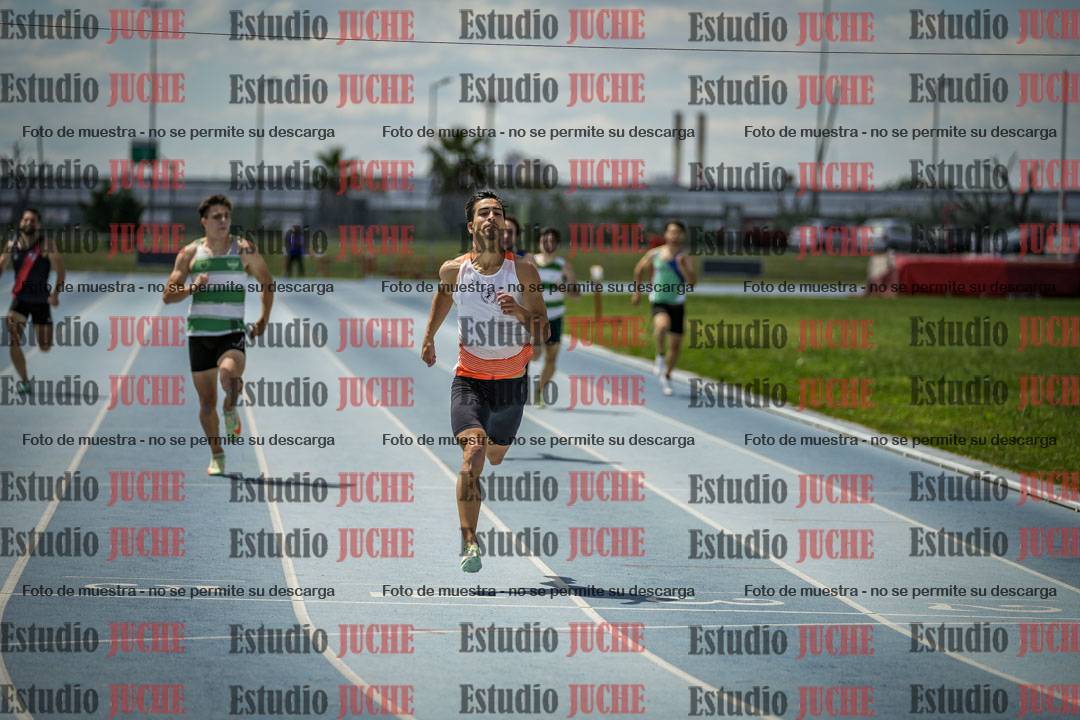 Fotos de los 400 m llanos de varones