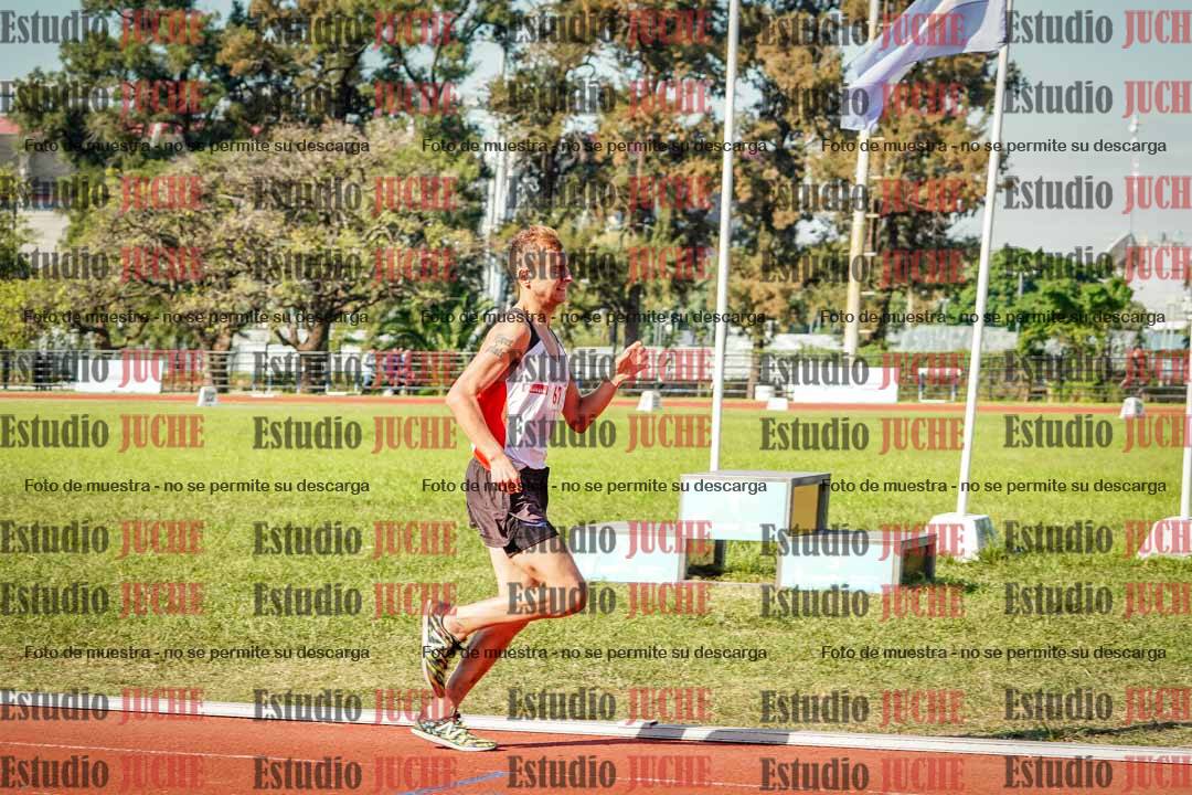 Fotos de los 800 m llanos de varones