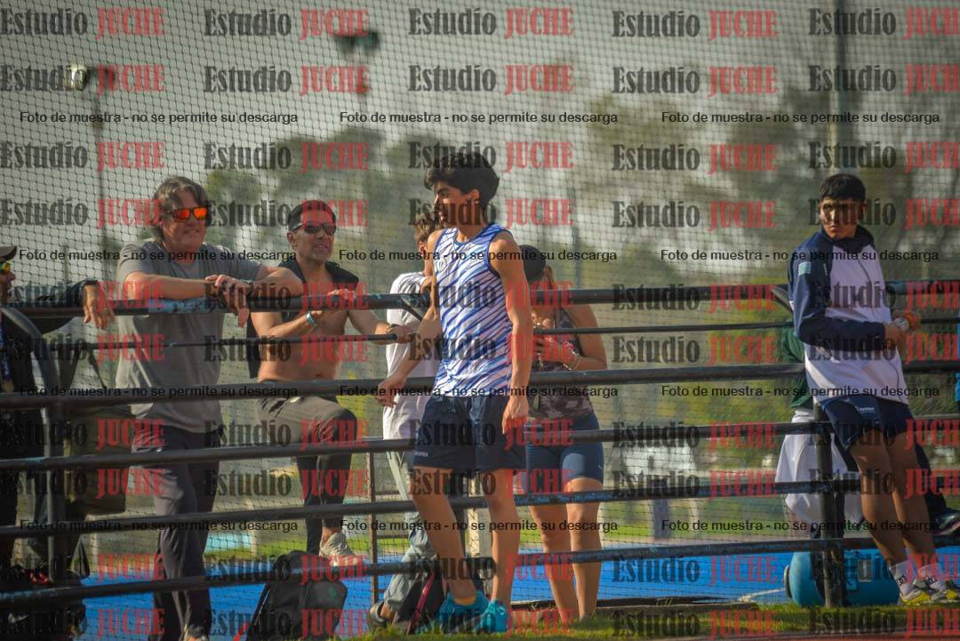 Fotos del salto con garrocha de varones - decatlón 8