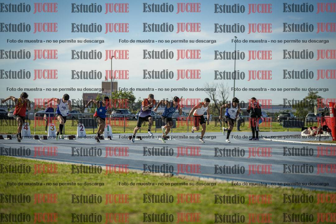 Fotos de los 100 m llanos de varones - FINAL