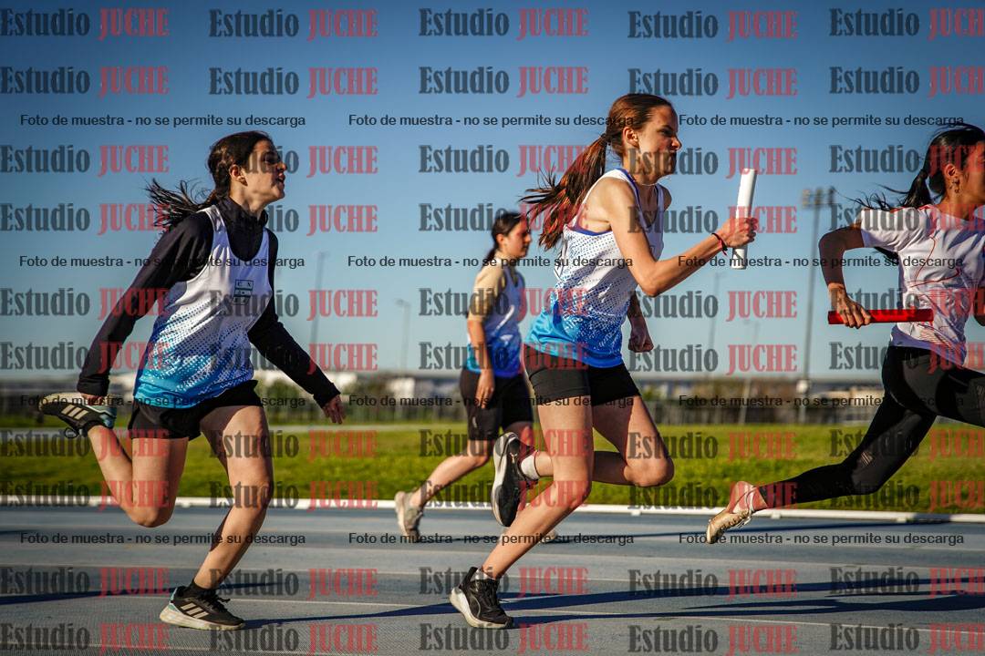 Fotos de las postas 5x80 m de mujeres