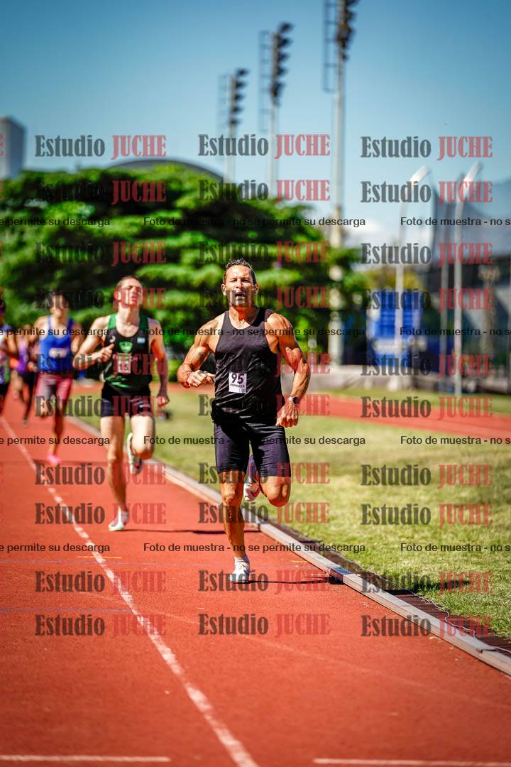 Fotos de los 800 m llanos de varones