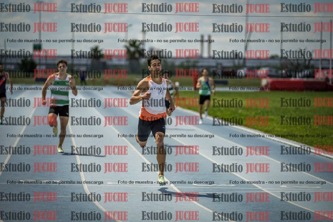 Fotos de los 400 m llanos de varones