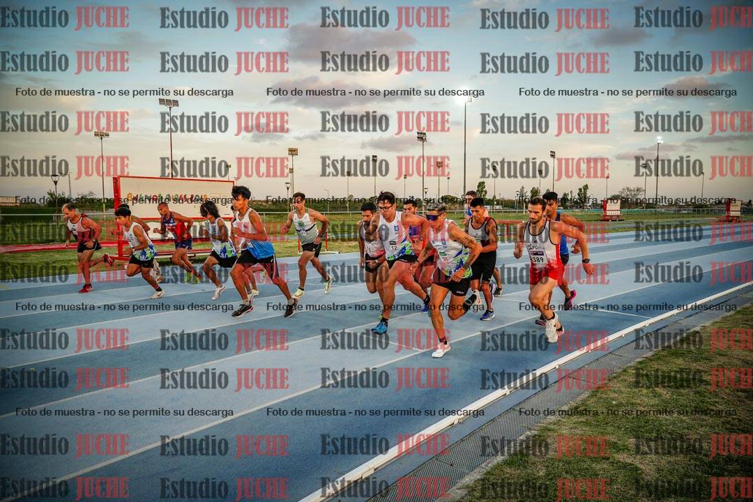 Fotos de los 3000 m llanos de varones