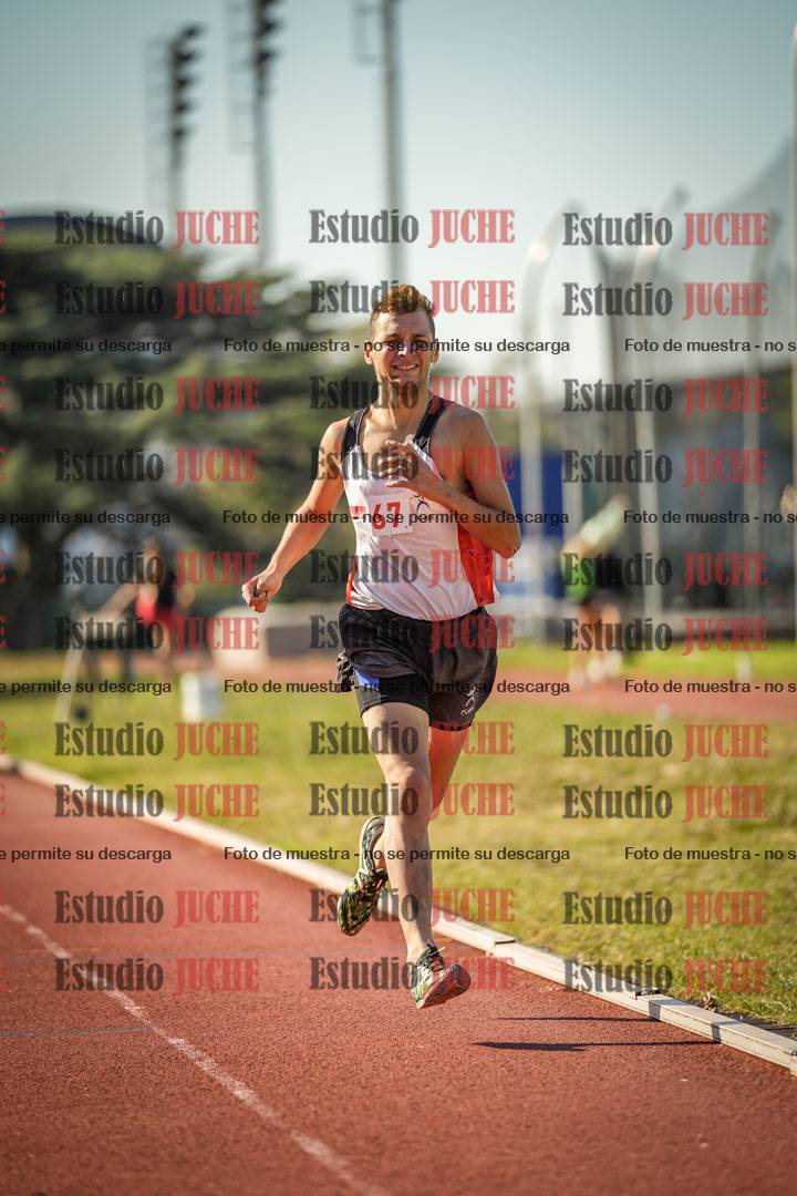 Fotos de los 800 m llanos de varones