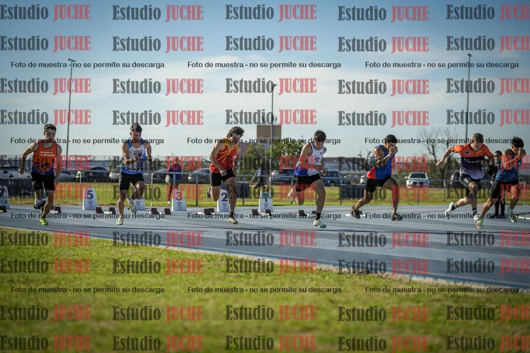 Fotos de los 100 m llanos de varones - FINAL