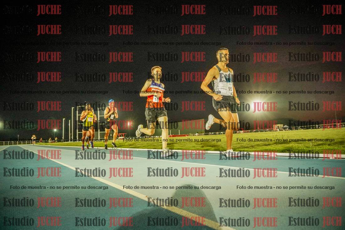 Fotos de los 3000 m llanos de varones