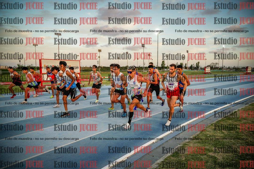 Fotos de los 3000 m llanos de varones