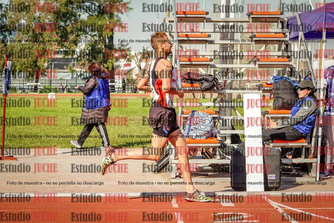 Fotos de los 800 m llanos de varones