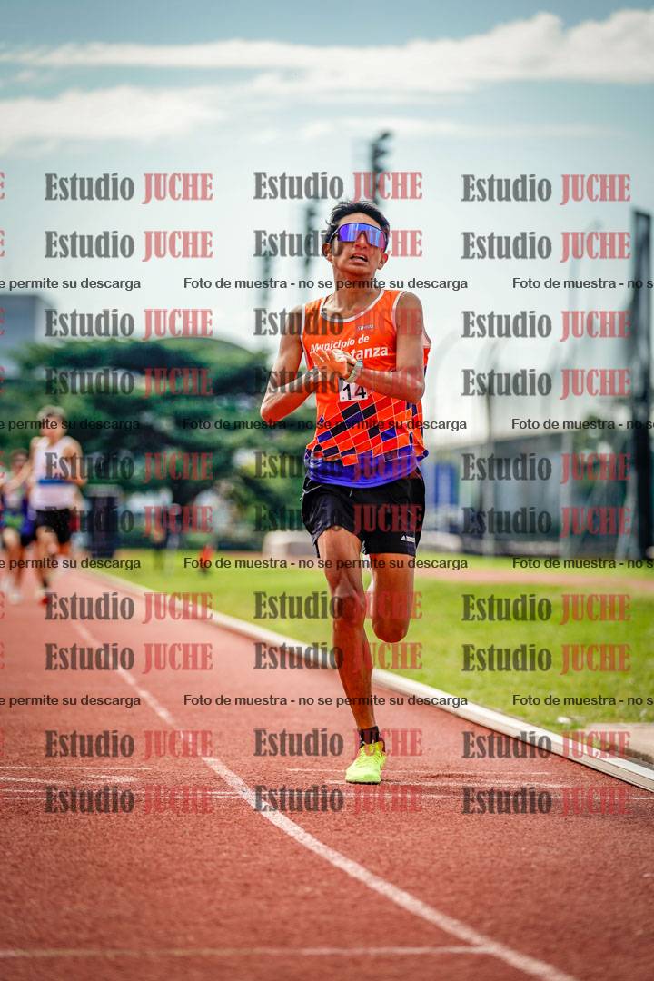 Fotos de los 800 m llanos de varones