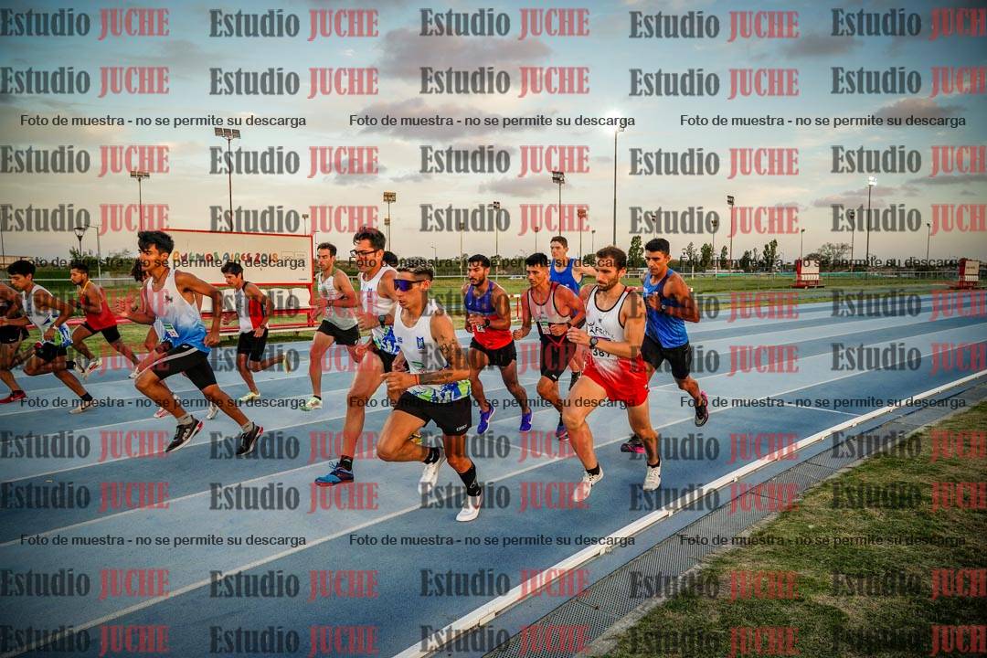 Fotos de los 3000 m llanos de varones