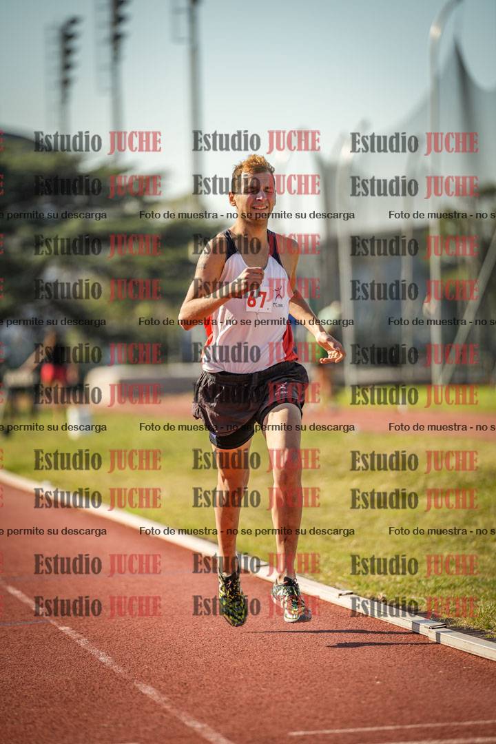 Fotos de los 800 m llanos de varones