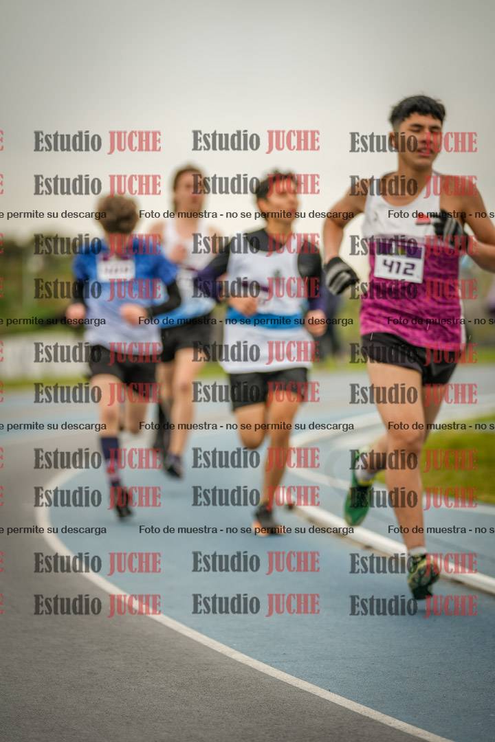 Fotos de los 3000 m llanos de varones - U17 (incluye la marcha atlética)