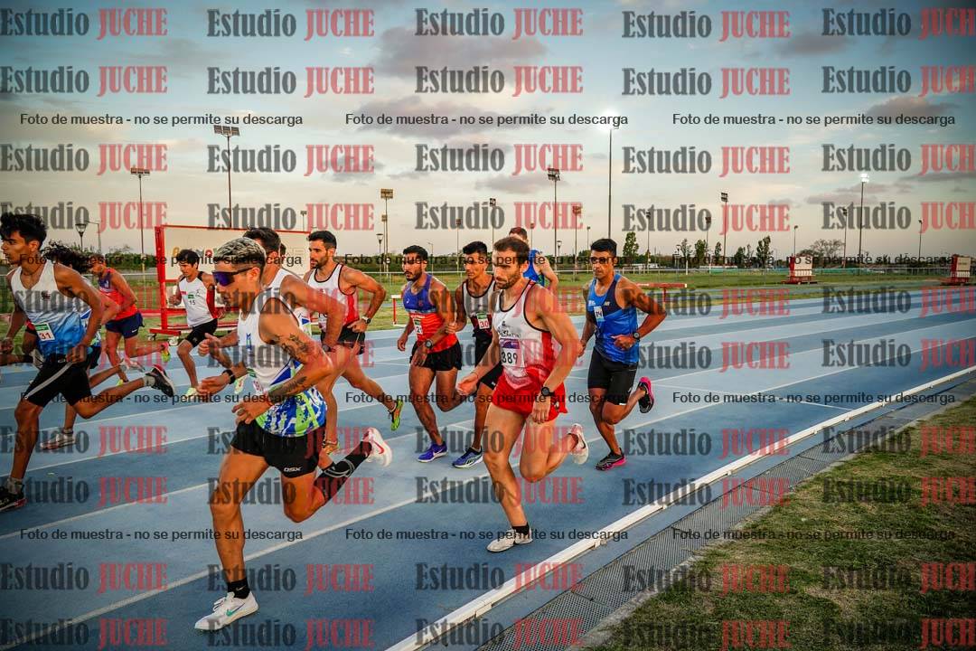 Fotos de los 3000 m llanos de varones