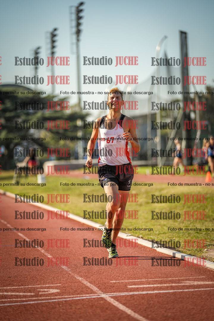 Fotos de los 800 m llanos de varones