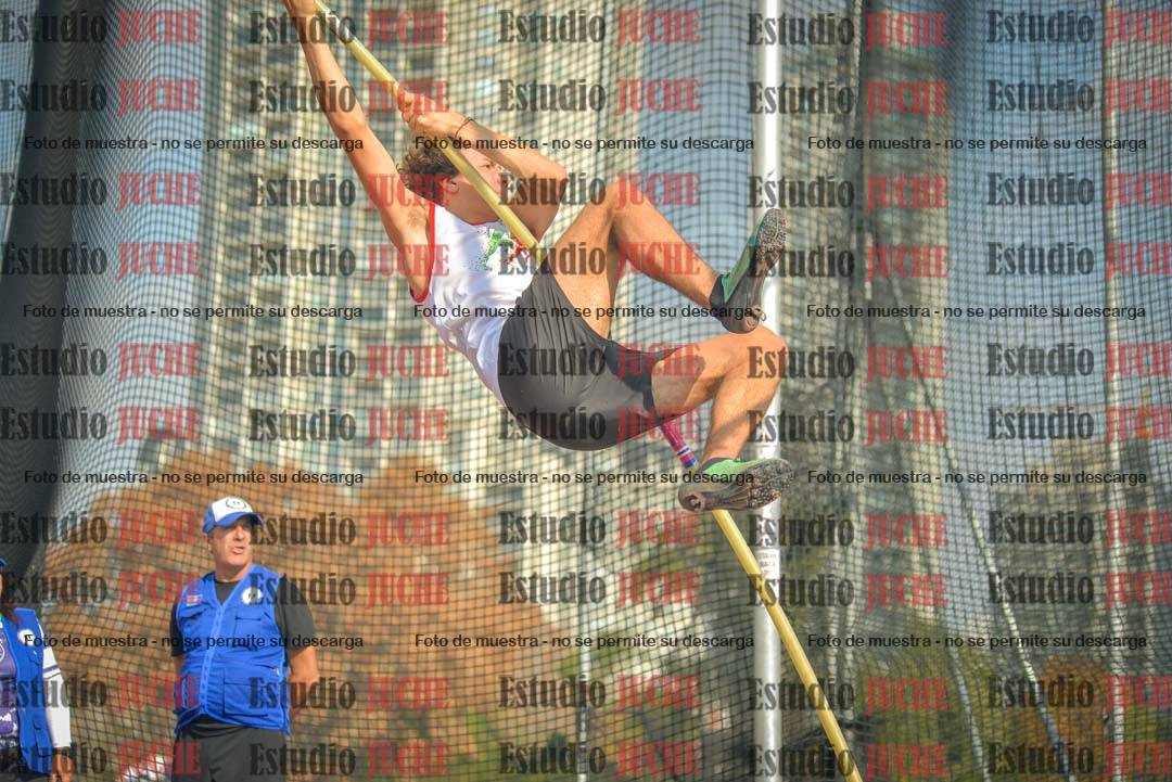 Fotos del salto con garrocha de varones - decatlón 8
