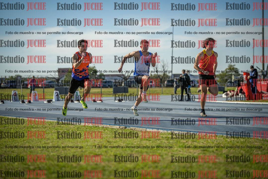 Fotos de los 100 m llanos de varones - FINAL
