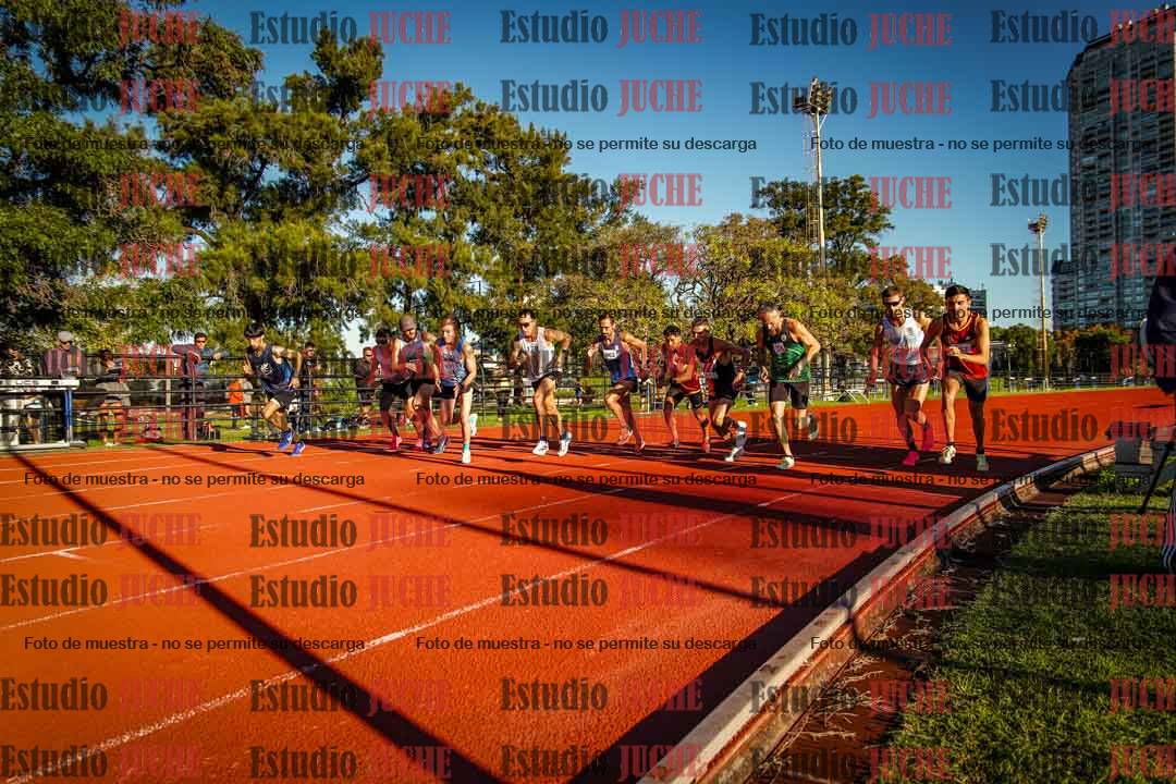 Fotos de los 3000 m llanos de varones
