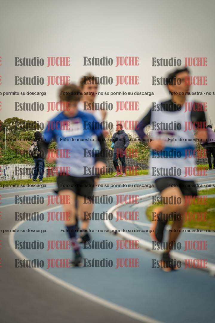 Fotos de los 3000 m llanos de varones - U17 (incluye la marcha atlética)